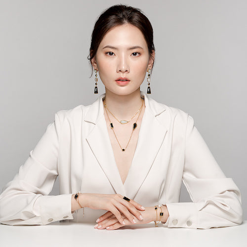 天然インキージェダイトと白翡翠のロングピアス