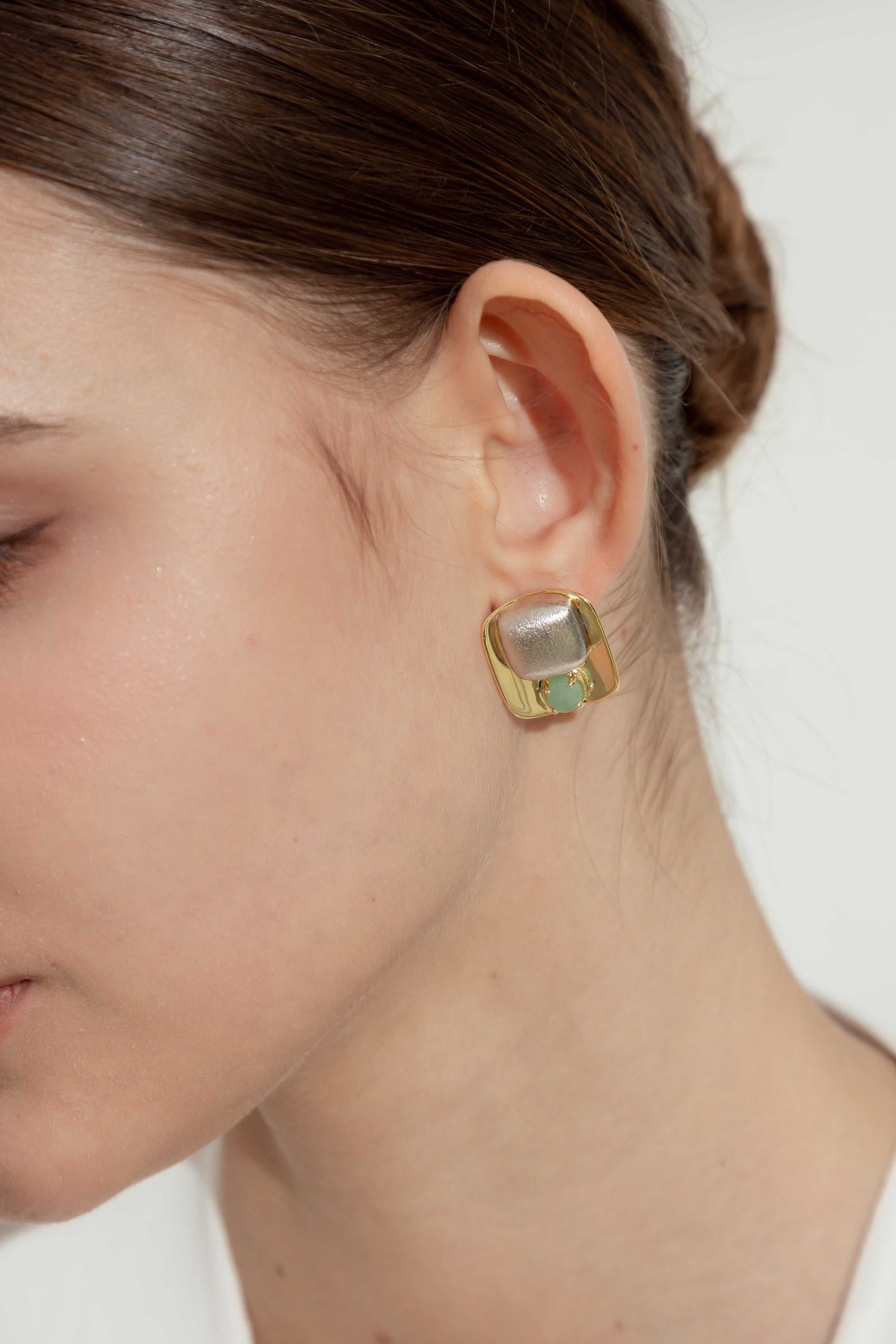 正方雙色拉絲翡翠小圓餅耳釘