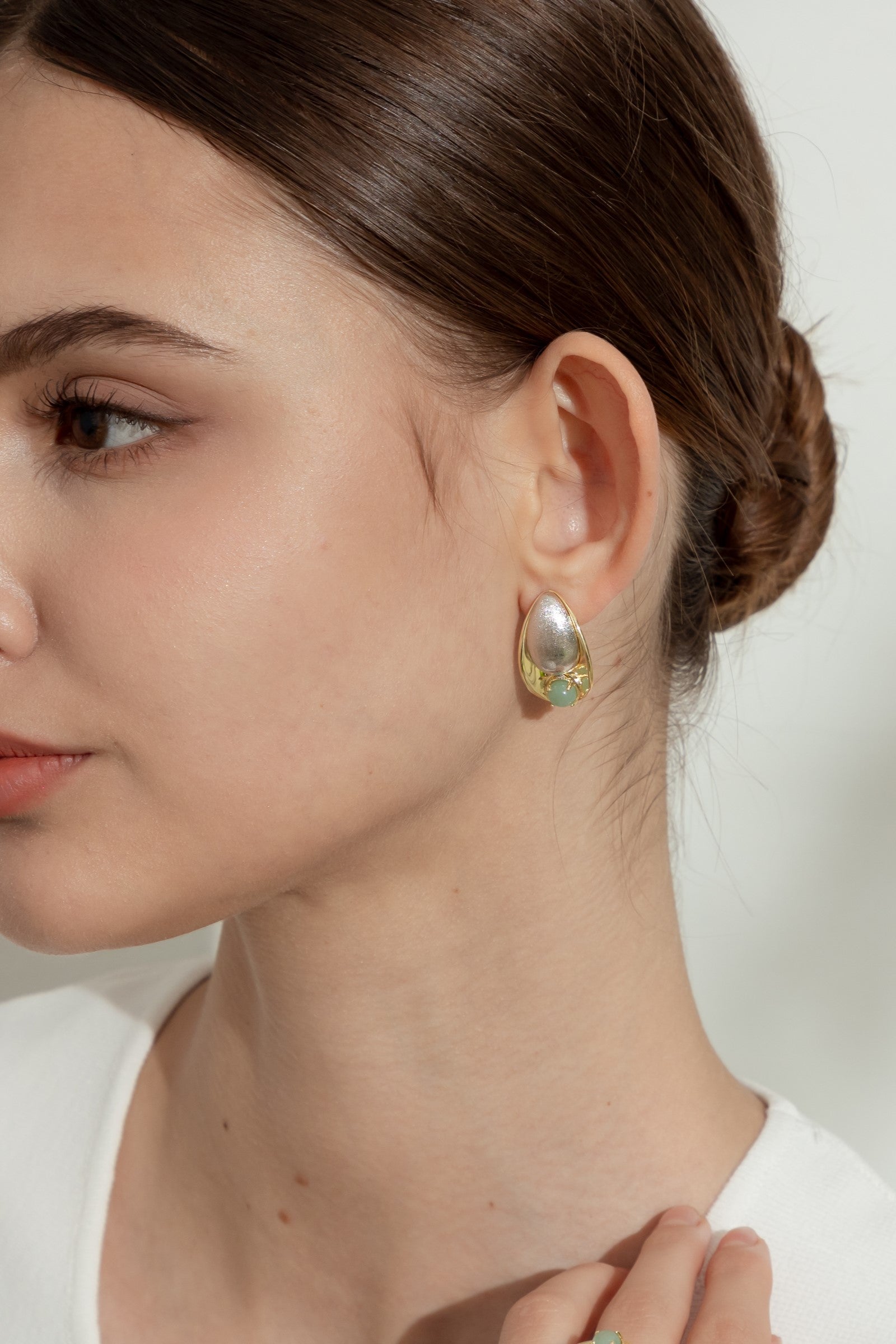 水滴雙色拉絲翡翠小圓餅耳釘