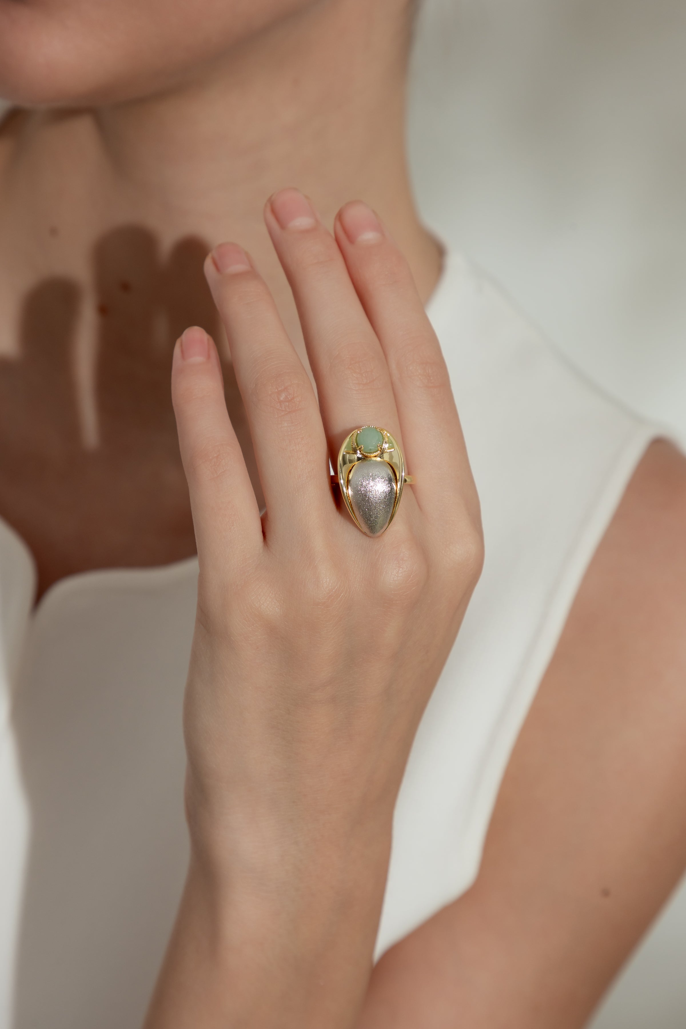 水滴雙色拉絲翡翠小圓餅戒指